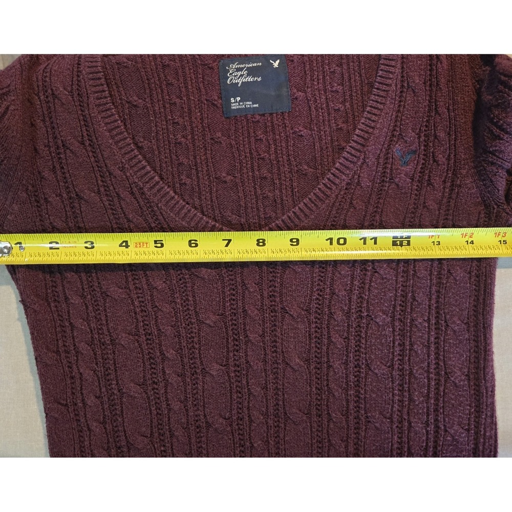 American Eagle Outfitters Burgundy Cable Knit V-Neck Pullover Sweater Womens S - Picture 3 of 7